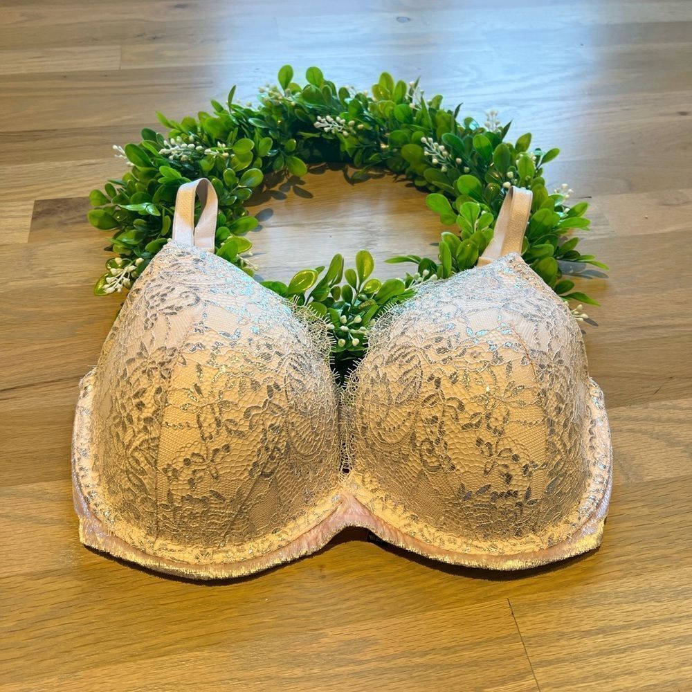Victoria’s Secret Very Sexy Lightly Lined Plunge Lace Bra 34DDD
